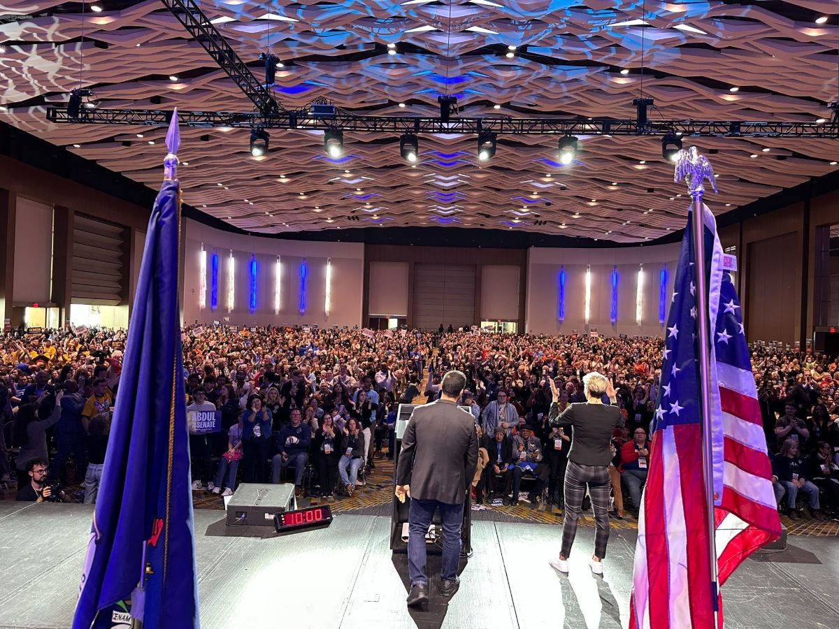 Abdul on stage in front of a huge crowd
